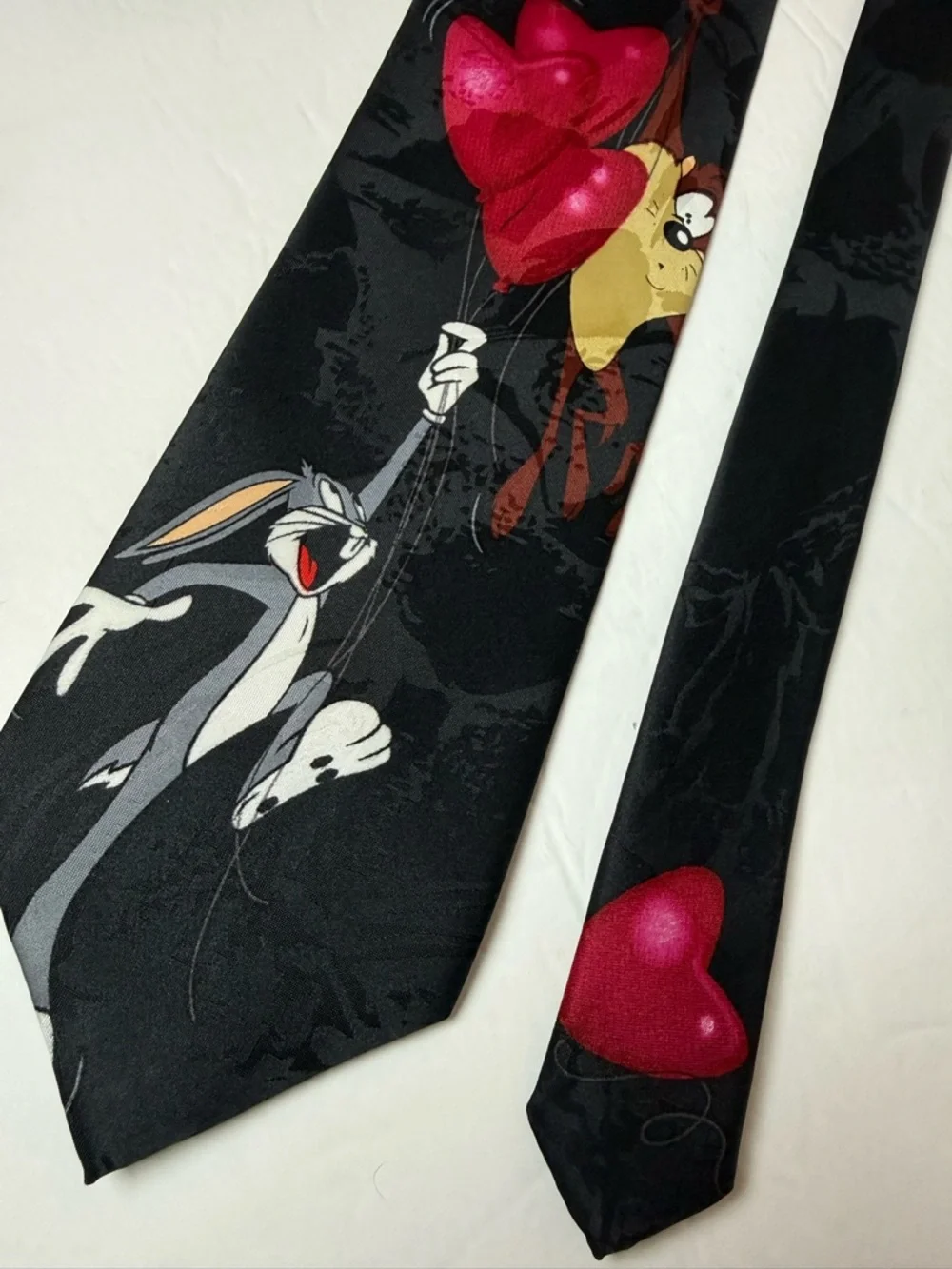 Looney Tunes Mania Necktie Bugs Bunny and Taz with Heart Balloons